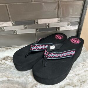 Reef Womens Sandy Hi Black Malibu Black Platform Sandals Pink Aztec Print Sz 11